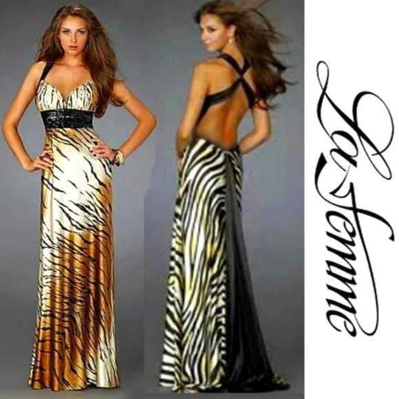 💥 BREATHTAKING💥 Embellished Empire Gown in Animal Print